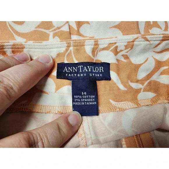 ANN TAYLOR IVORY PEACH FLORAL SKORT SIZE 14 - Picture 8 of 8